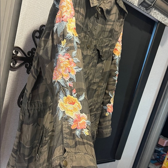 Johnny Was Olive Camouflage Jacket with Floral Embroidery - Picture 2 of 10